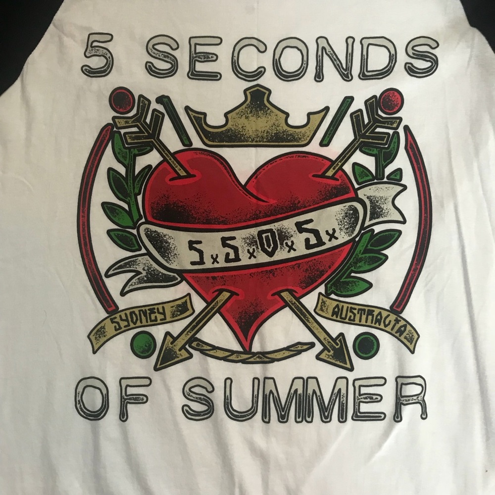 5 Seconds of Summer band tee